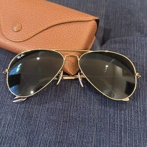 Ray Ban Aviator sunglasses gold metal frame Dark Green lenses made in Italy